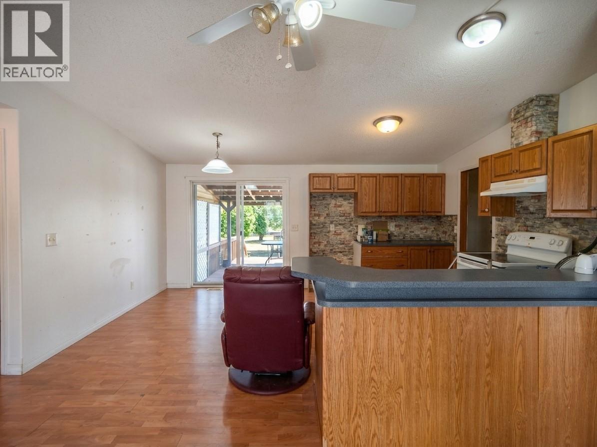 327 97a Highway, Spallumcheen, British Columbia  V0E 1B6 - Photo 7 - 10378647