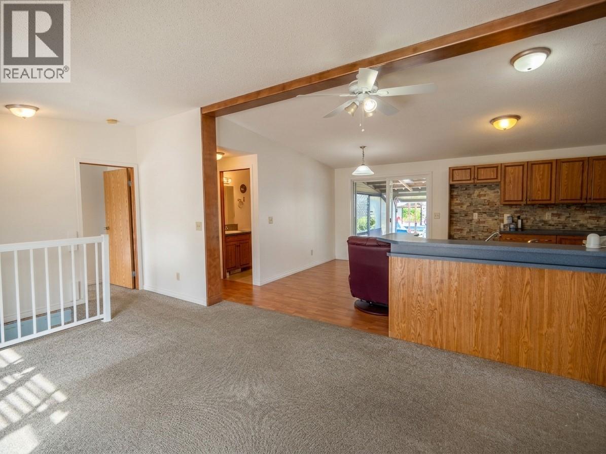 327 97a Highway, Spallumcheen, British Columbia  V0E 1B6 - Photo 9 - 10378647