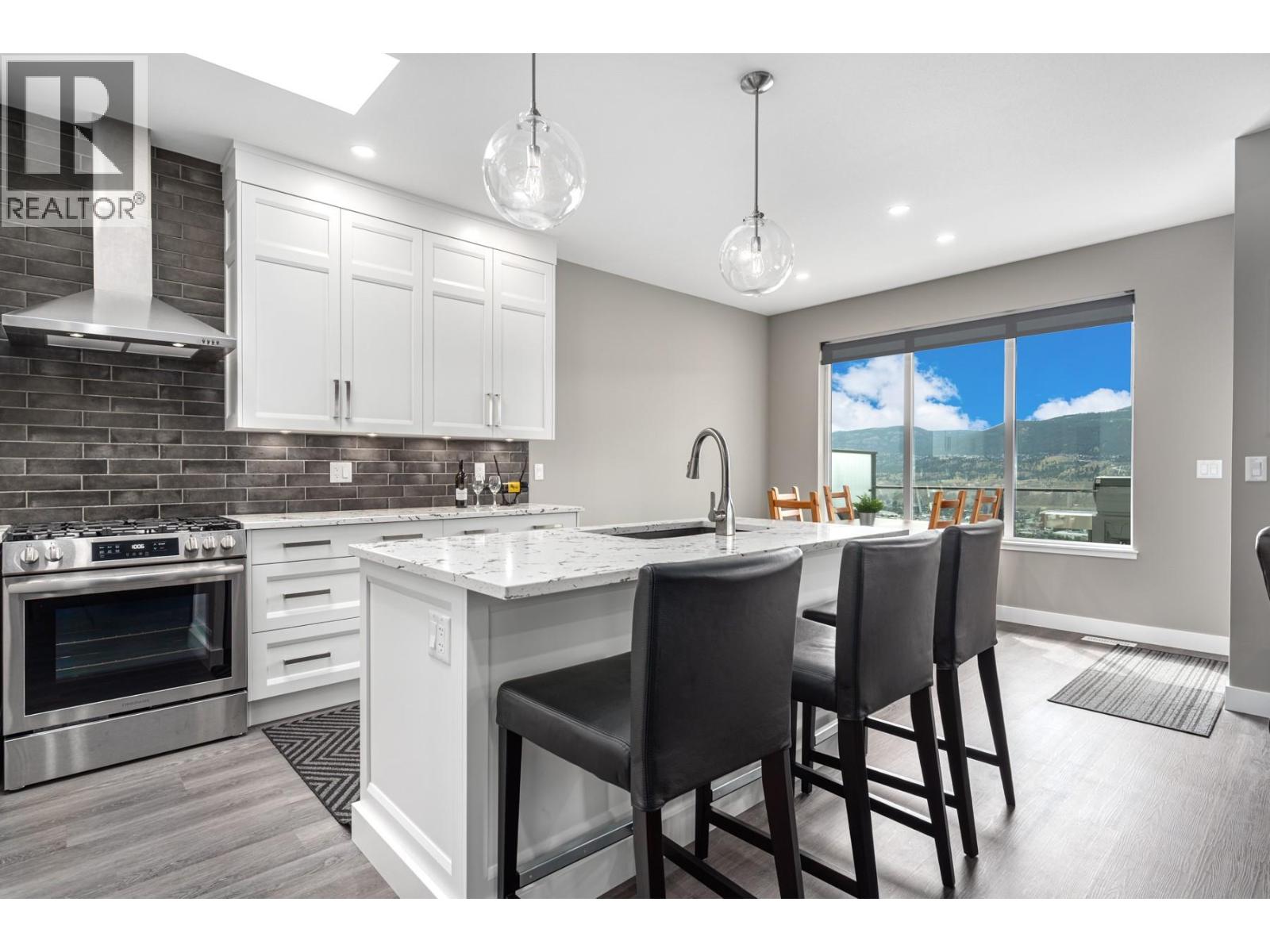 4038 Rio Vista Way, Kamloops, British Columbia  V2H 0E1 - Photo 10 - 10379385