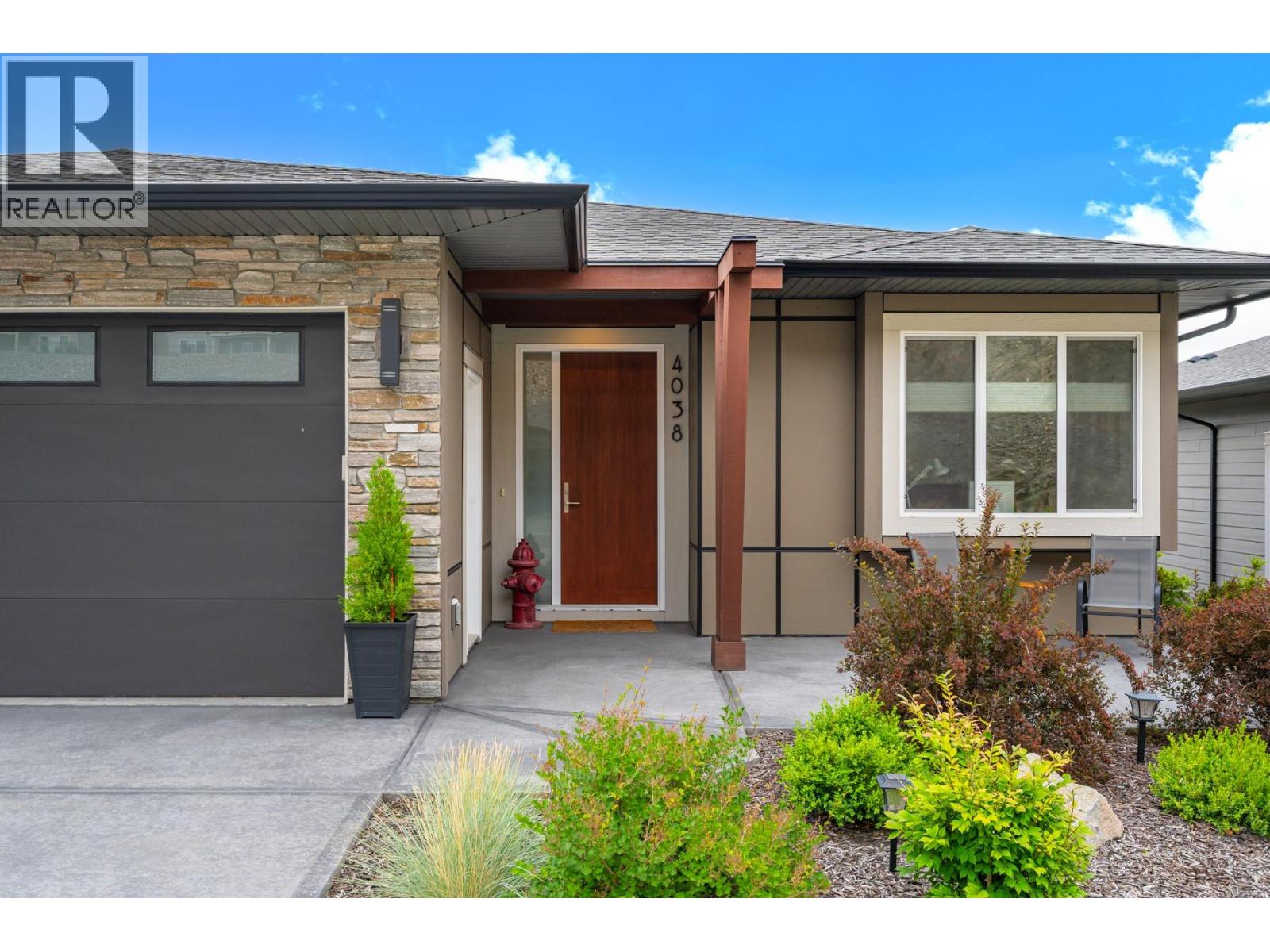 4038 Rio Vista Way, Kamloops, British Columbia  V2H 0E1 - Photo 3 - 10379385