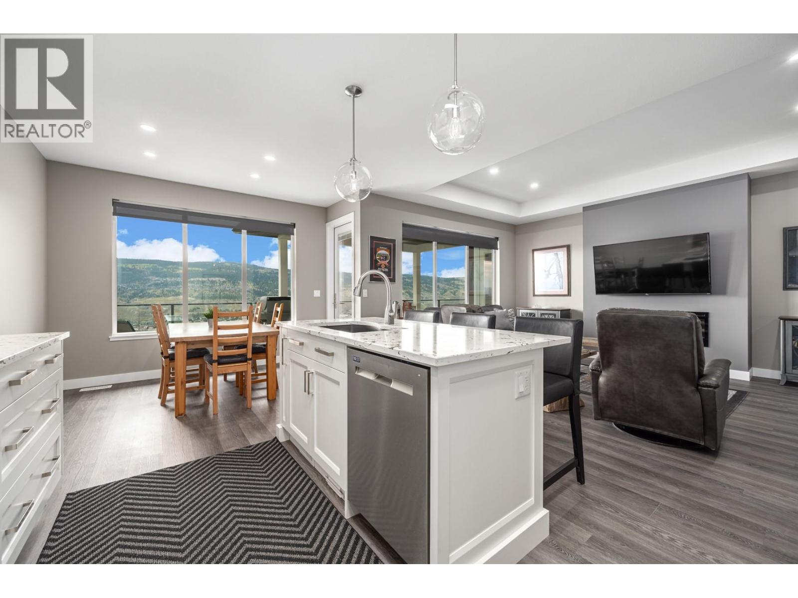 4038 Rio Vista Way, Kamloops, British Columbia  V2H 0E1 - Photo 9 - 10379385