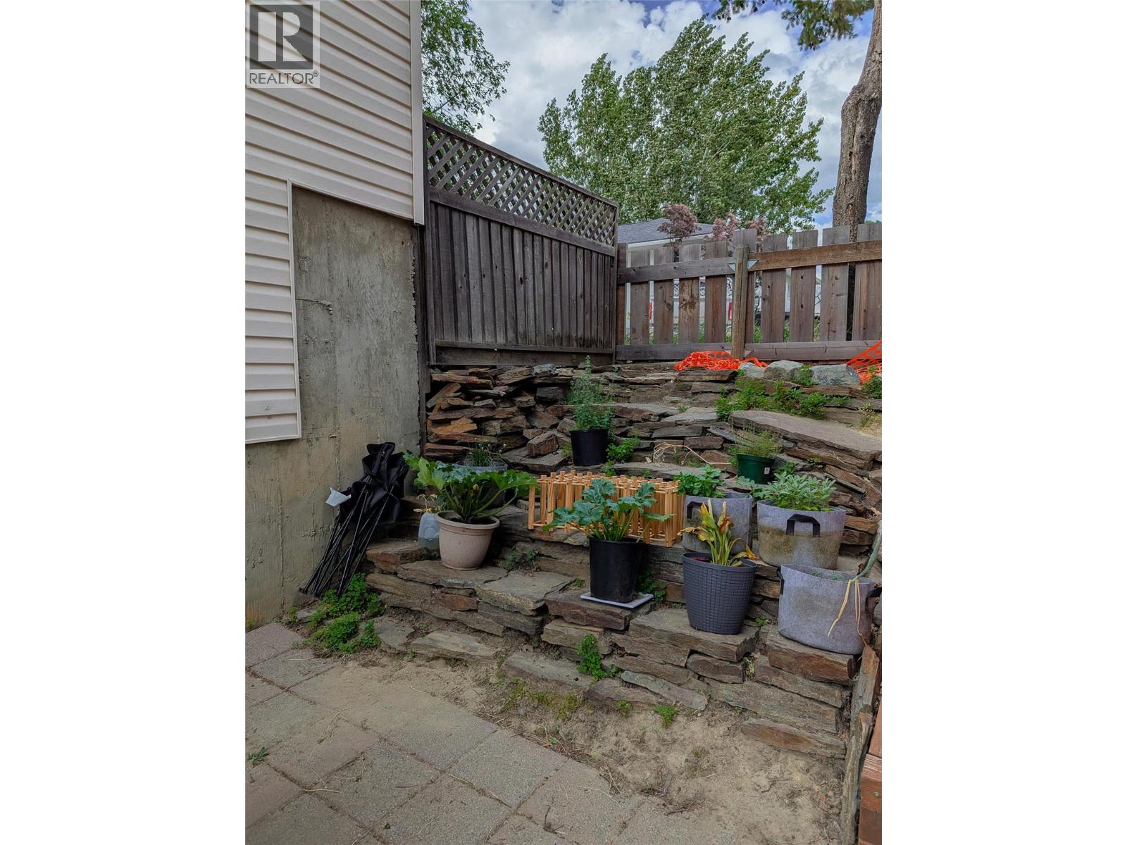 710 Ivy Street, Castlegar, British Columbia  V1N 2G4 - Photo 29 - 10379376