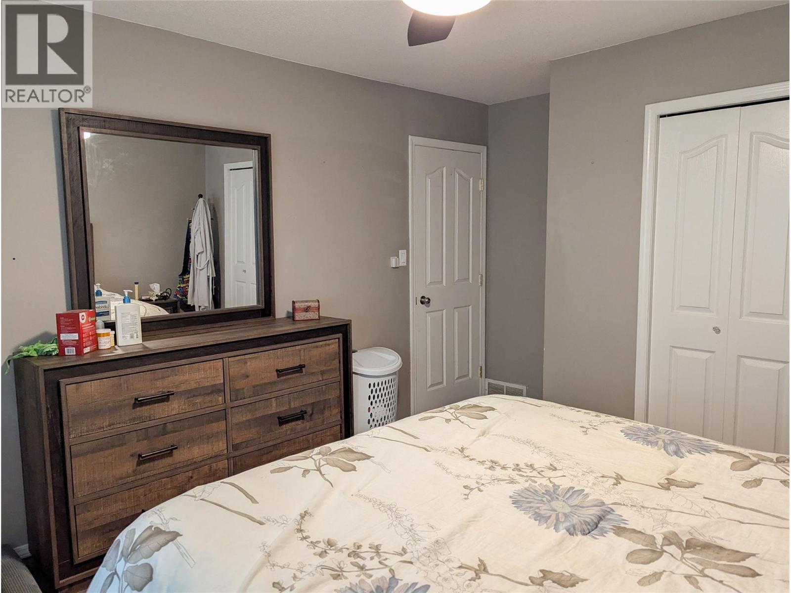 710 Ivy Street, Castlegar, British Columbia  V1N 2G4 - Photo 9 - 10379376