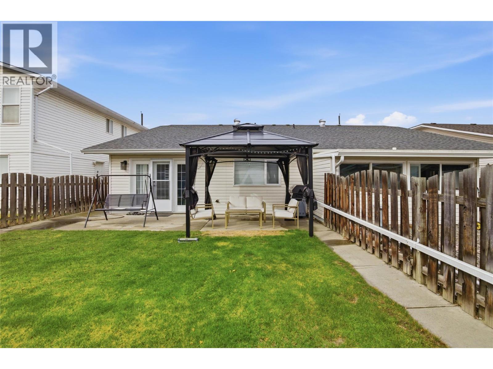 1232 13th Street, Kamloops, British Columbia  V2B 8K3 - Photo 4 - 10379150