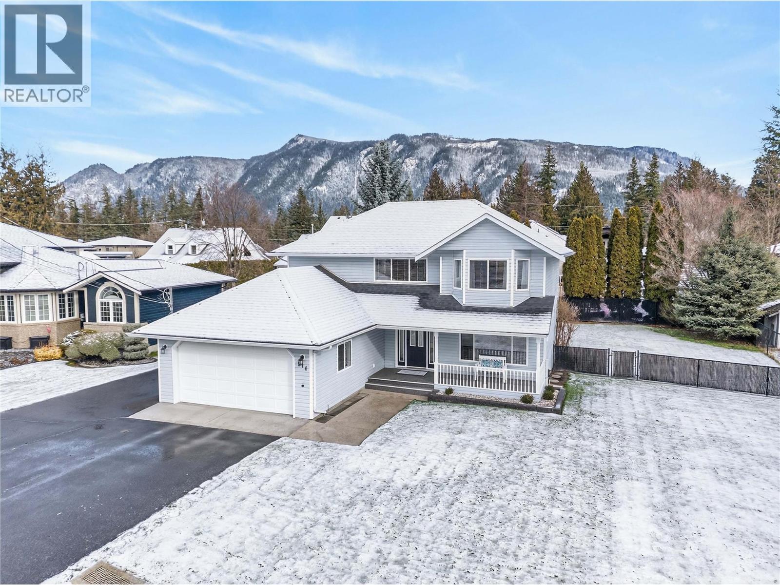 514 Forest Park Street, Sicamous, British Columbia  V0E 2V0 - Photo 1 - 10379400