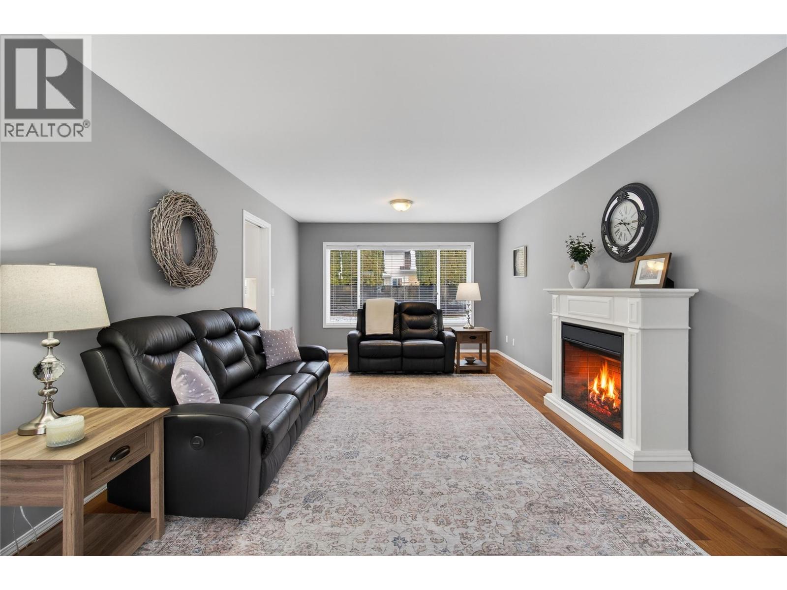 514 Forest Park Street, Sicamous, British Columbia  V0E 2V0 - Photo 3 - 10379400