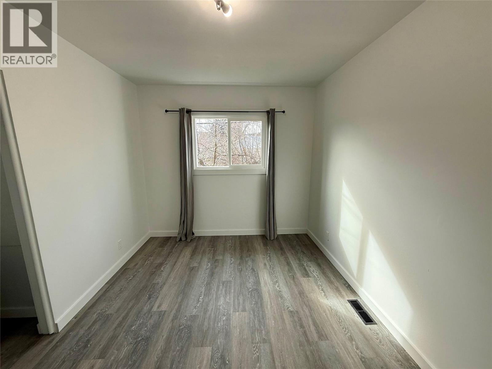 313 11th Street S, Cranbrook, British Columbia  V1C 1V1 - Photo 14 - 10379437