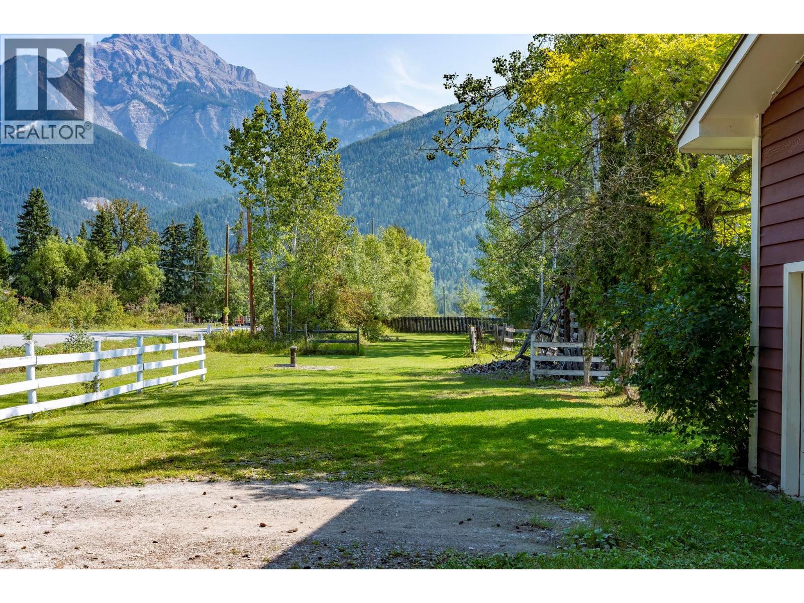 1732 Oberg Johnson Road, Golden, British Columbia  V0A 1H1 - Photo 49 - 10379458