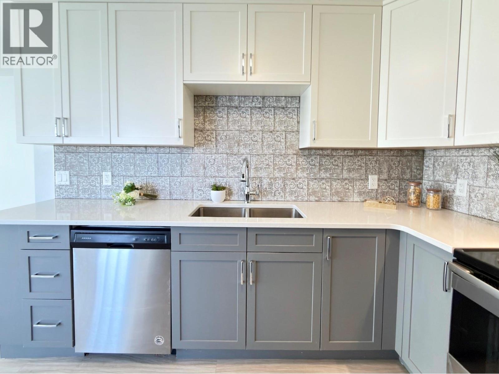 361 Douglas Avenue, Penticton, British Columbia  V2A 2V1 - Photo 5 - 10379367