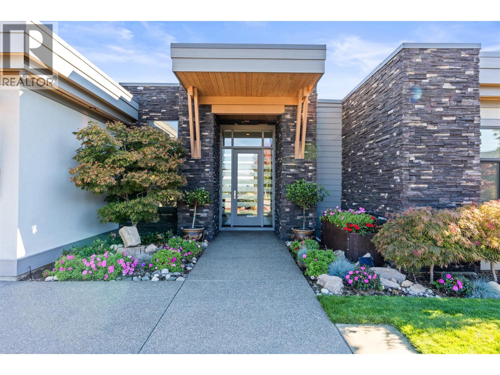 173 Whitetail Ridge, Vernon, British Columbia  V1H 2L7 - Photo 3 - 10379363