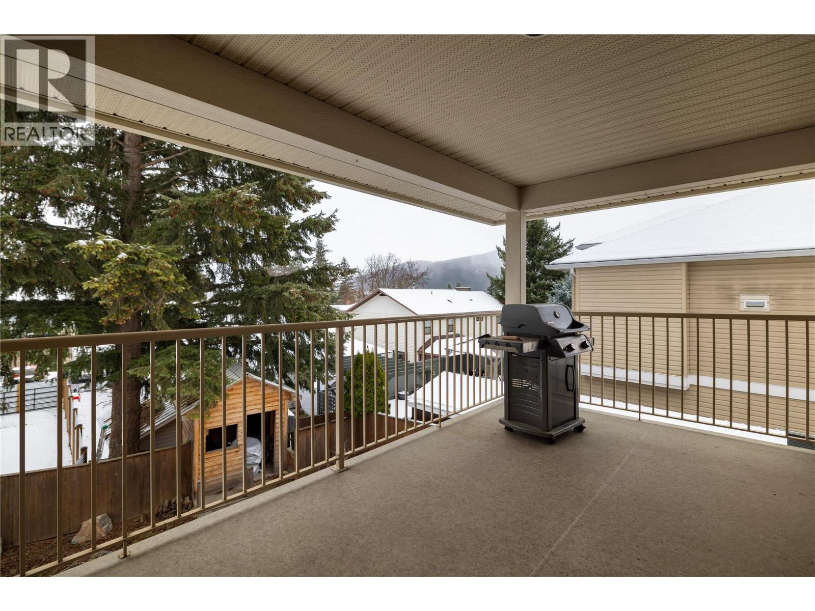 2049 Skyview Crescent, Lumby, British Columbia  V0E 2G0 - Photo 15 - 10379308