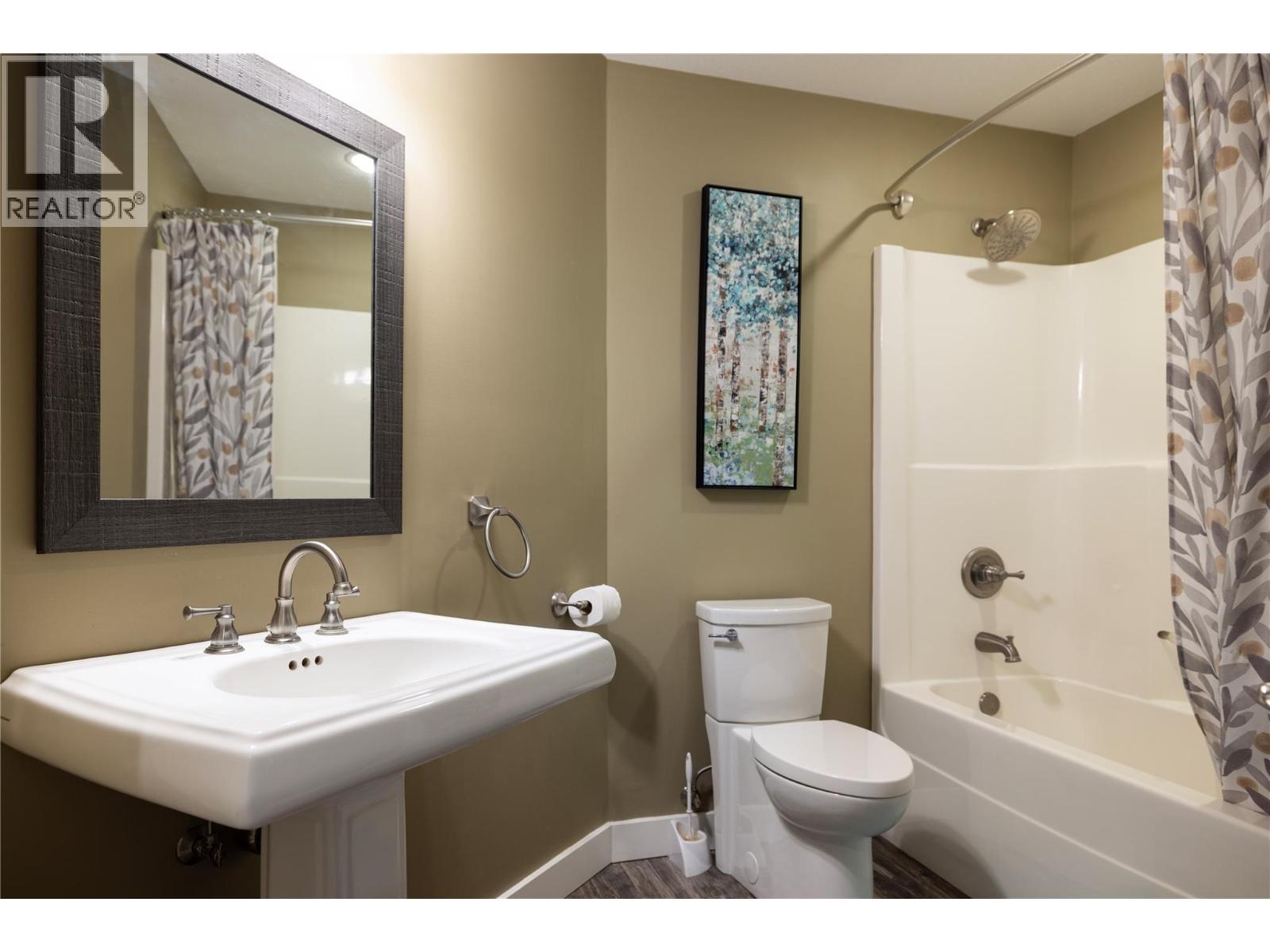 2049 Skyview Crescent, Lumby, British Columbia  V0E 2G0 - Photo 17 - 10379308