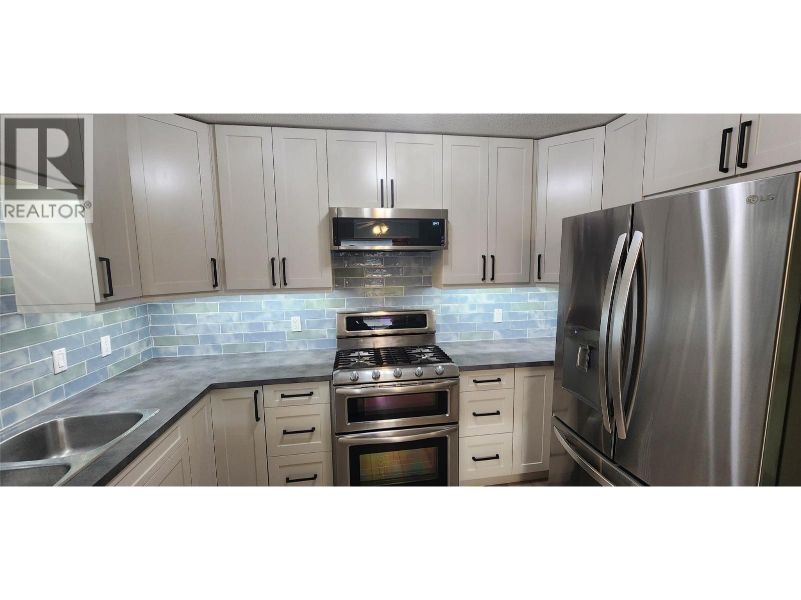 7766 18th Street, Grand Forks, British Columbia  V0H 1H2 - Photo 2 - 10378850
