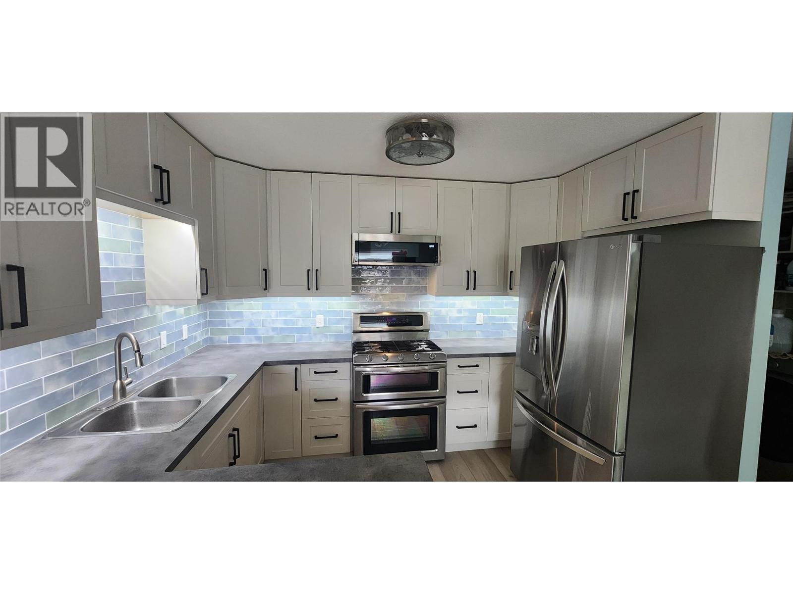 7766 18th Street, Grand Forks, British Columbia  V0H 1H2 - Photo 8 - 10378850