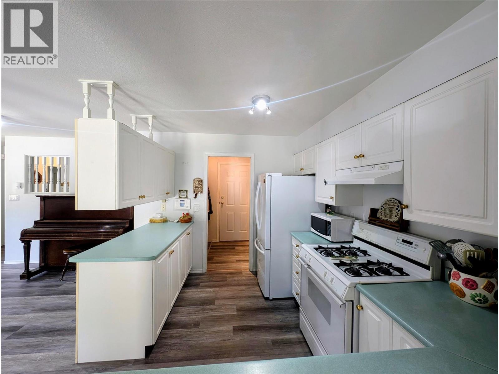 1749 Menzies Street Unit# 10, Merritt, British Columbia  V1K 1A5 - Photo 4 - 10379478