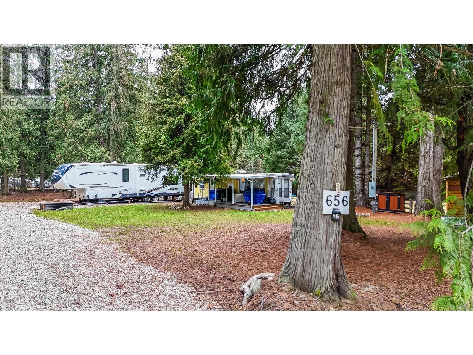 656 Swansea Point Road, Swansea Point, British Columbia  V0E 2K0 - Photo 3 - 10379509