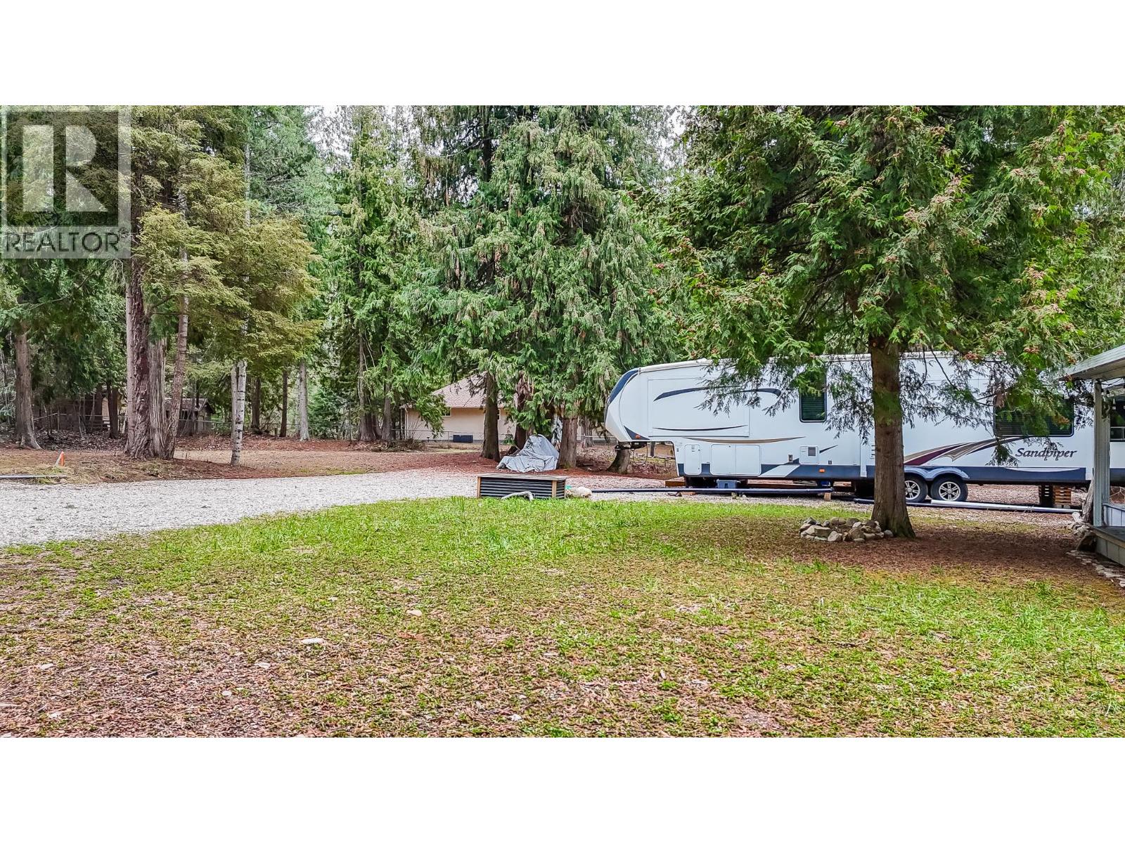 656 Swansea Point Road, Swansea Point, British Columbia  V0E 2K0 - Photo 4 - 10379509