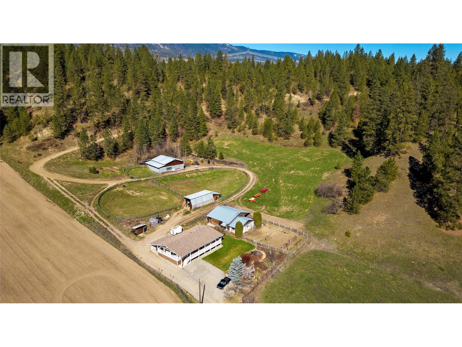 2720 Salmon River Road, salmon arm, British Columbia