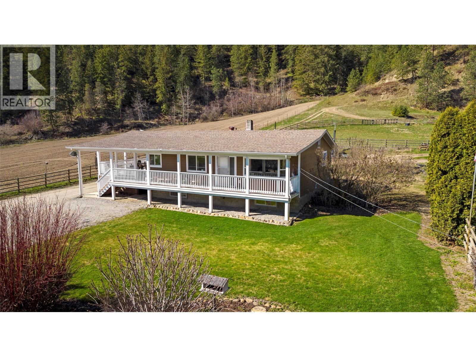 2720 Salmon River Road, Salmon Arm, British Columbia  V1E 3H8 - Photo 14 - 10379517