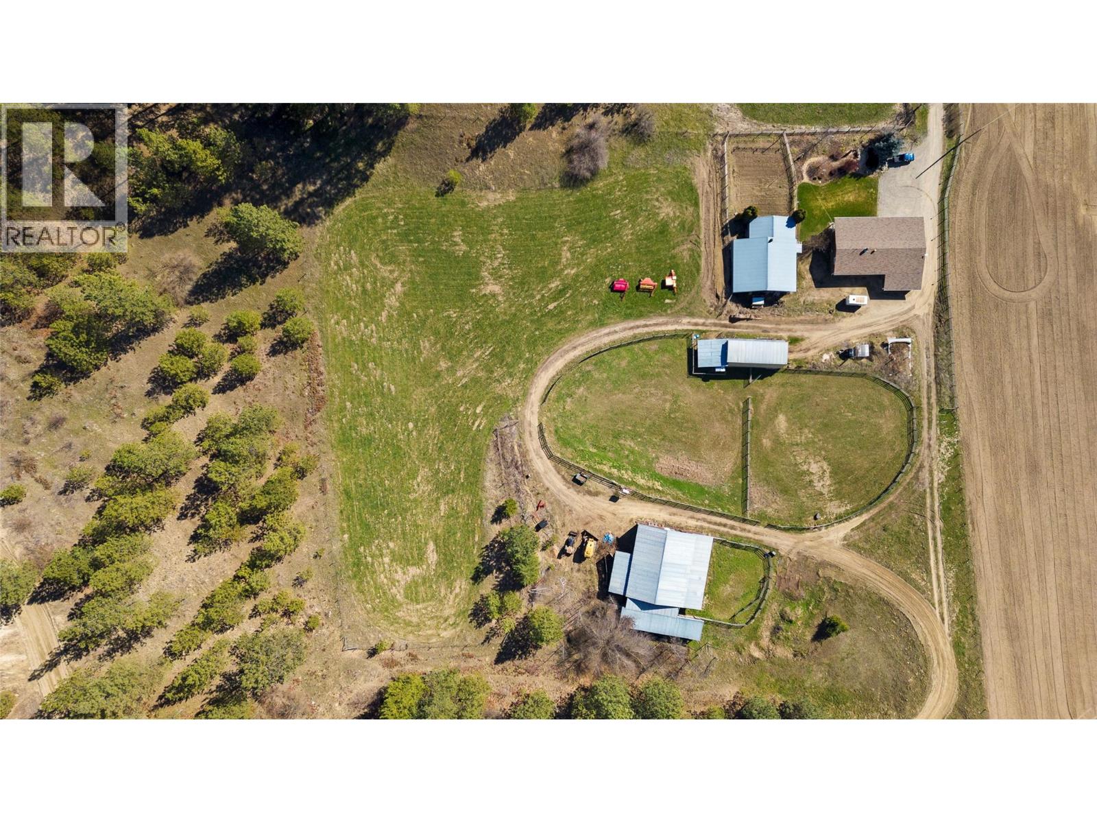 2720 Salmon River Road, Salmon Arm, British Columbia  V1E 3H8 - Photo 15 - 10379517