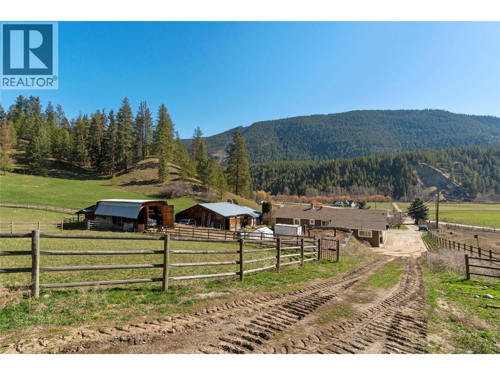 2720 Salmon River Road, Salmon Arm, British Columbia  V1E 3H8 - Photo 20 - 10379517