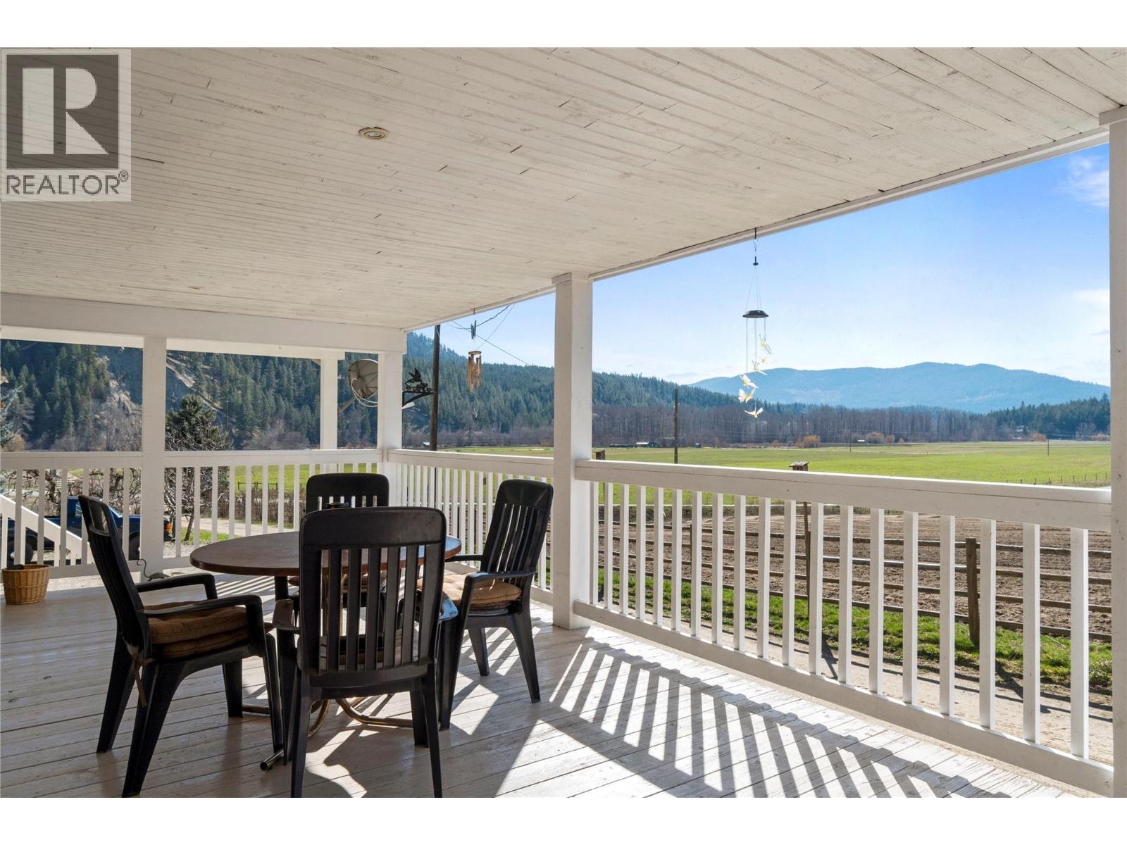 2720 Salmon River Road, Salmon Arm, British Columbia  V1E 3H8 - Photo 31 - 10379517