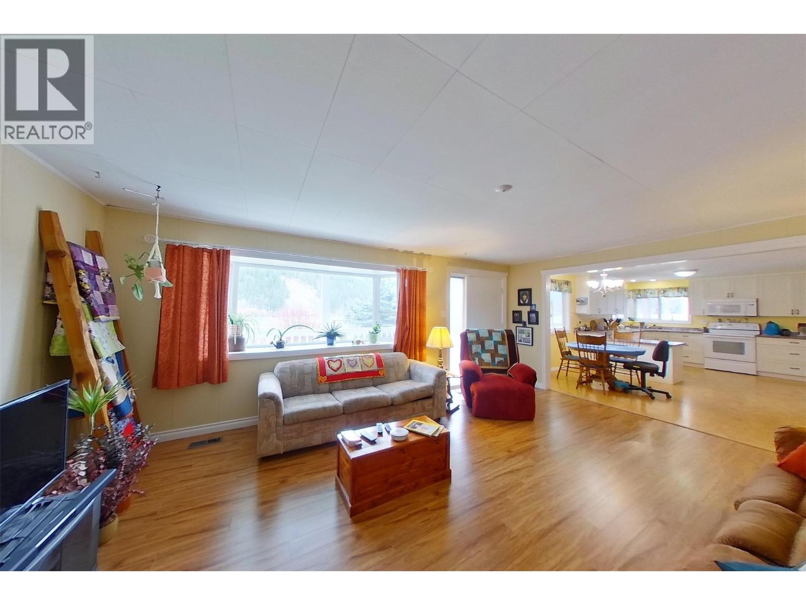 2720 Salmon River Road, Salmon Arm, British Columbia  V1E 3H8 - Photo 41 - 10379517