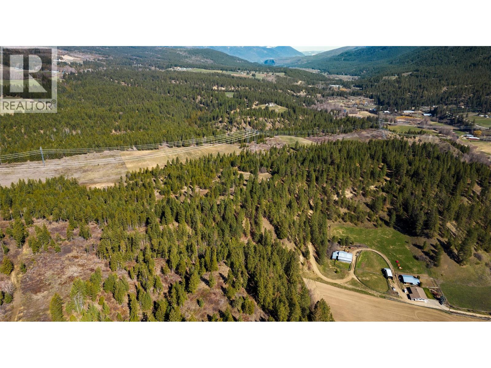2720 Salmon River Road, Salmon Arm, British Columbia  V1E 3H8 - Photo 5 - 10379517