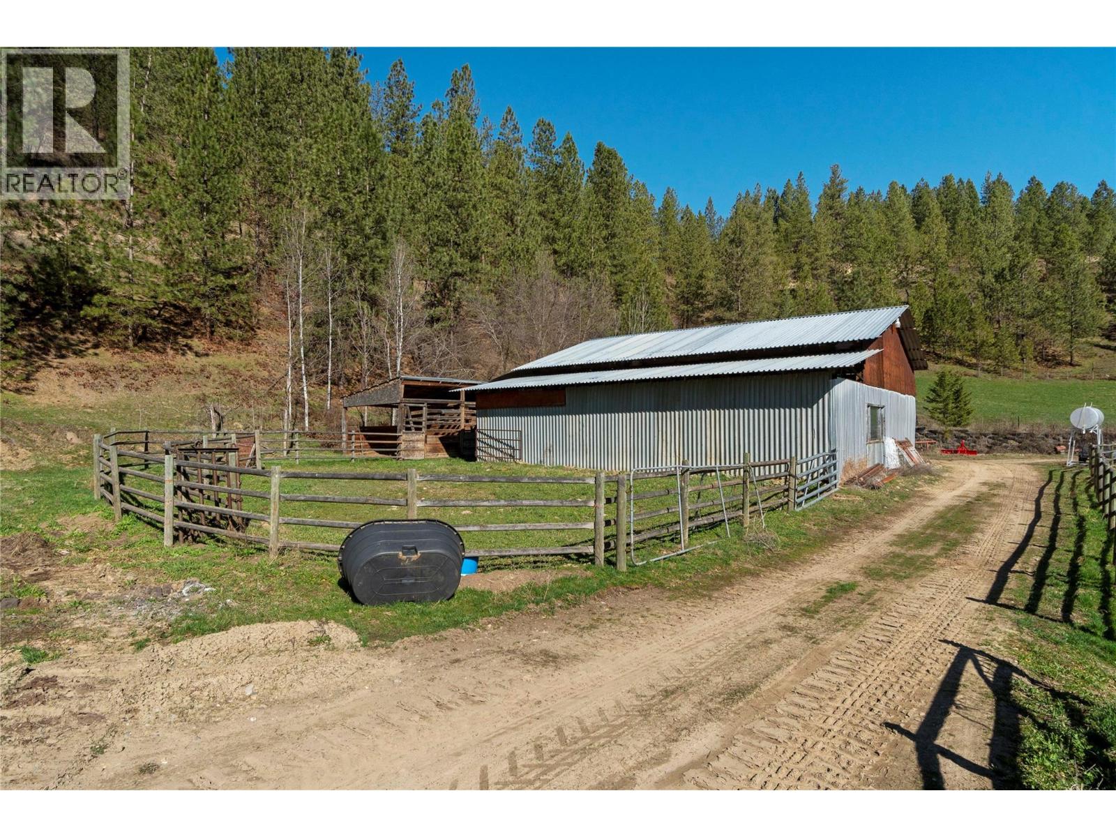 2720 Salmon River Road, Salmon Arm, British Columbia  V1E 3H8 - Photo 57 - 10379517