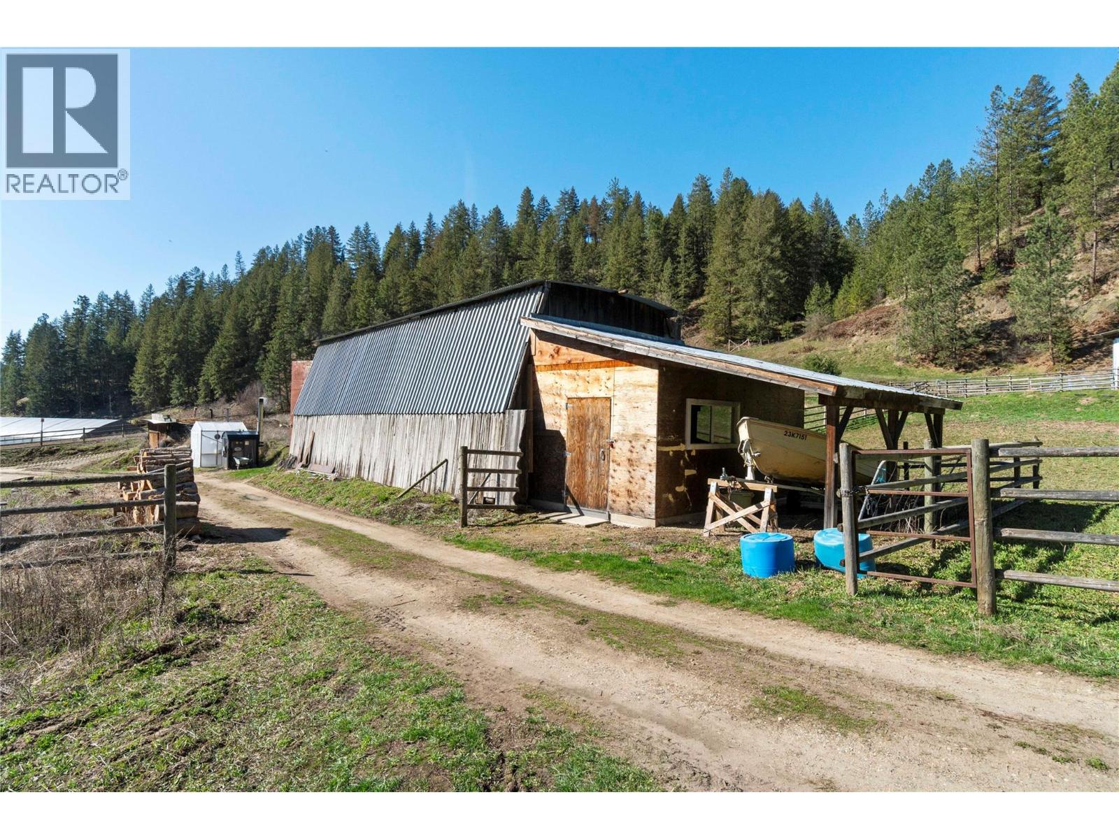 2720 Salmon River Road, Salmon Arm, British Columbia  V1E 3H8 - Photo 60 - 10379517