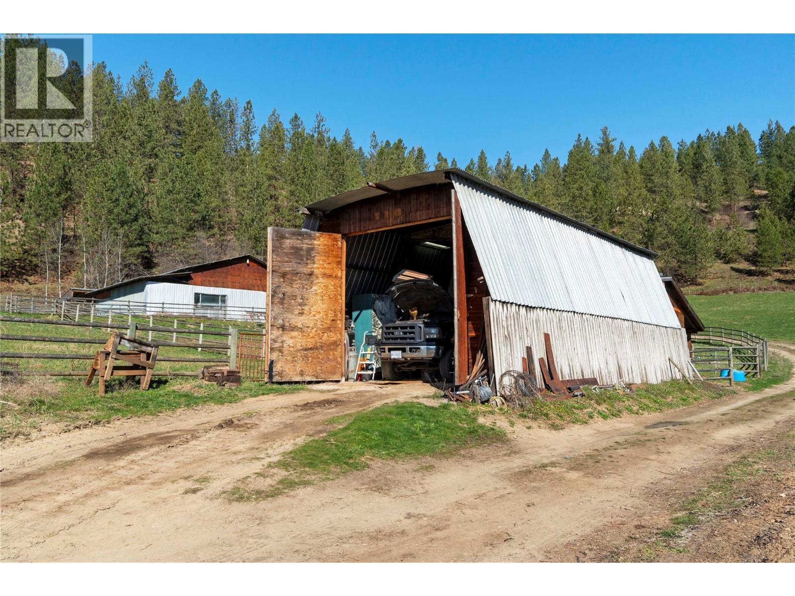 2720 Salmon River Road, Salmon Arm, British Columbia  V1E 3H8 - Photo 61 - 10379517