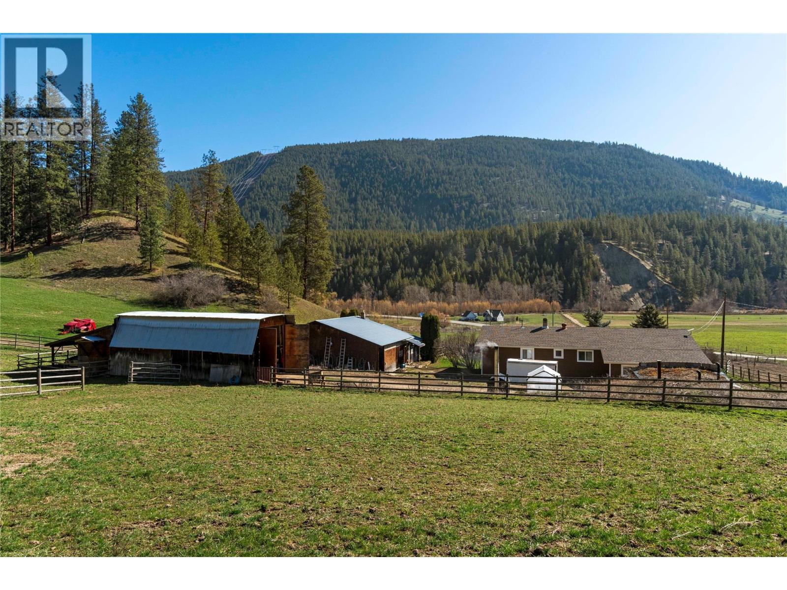 2720 Salmon River Road, Salmon Arm, British Columbia  V1E 3H8 - Photo 21 - 10379516