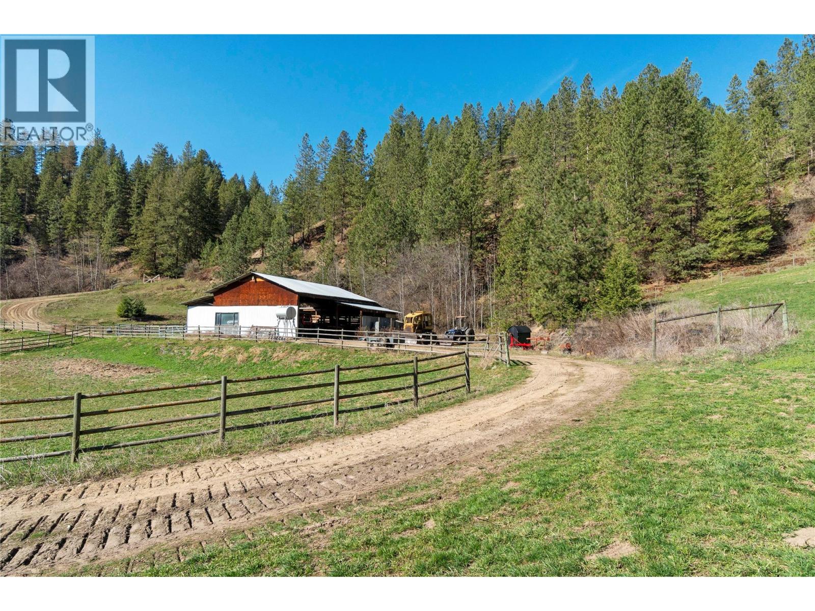 2720 Salmon River Road, Salmon Arm, British Columbia  V1E 3H8 - Photo 24 - 10379516