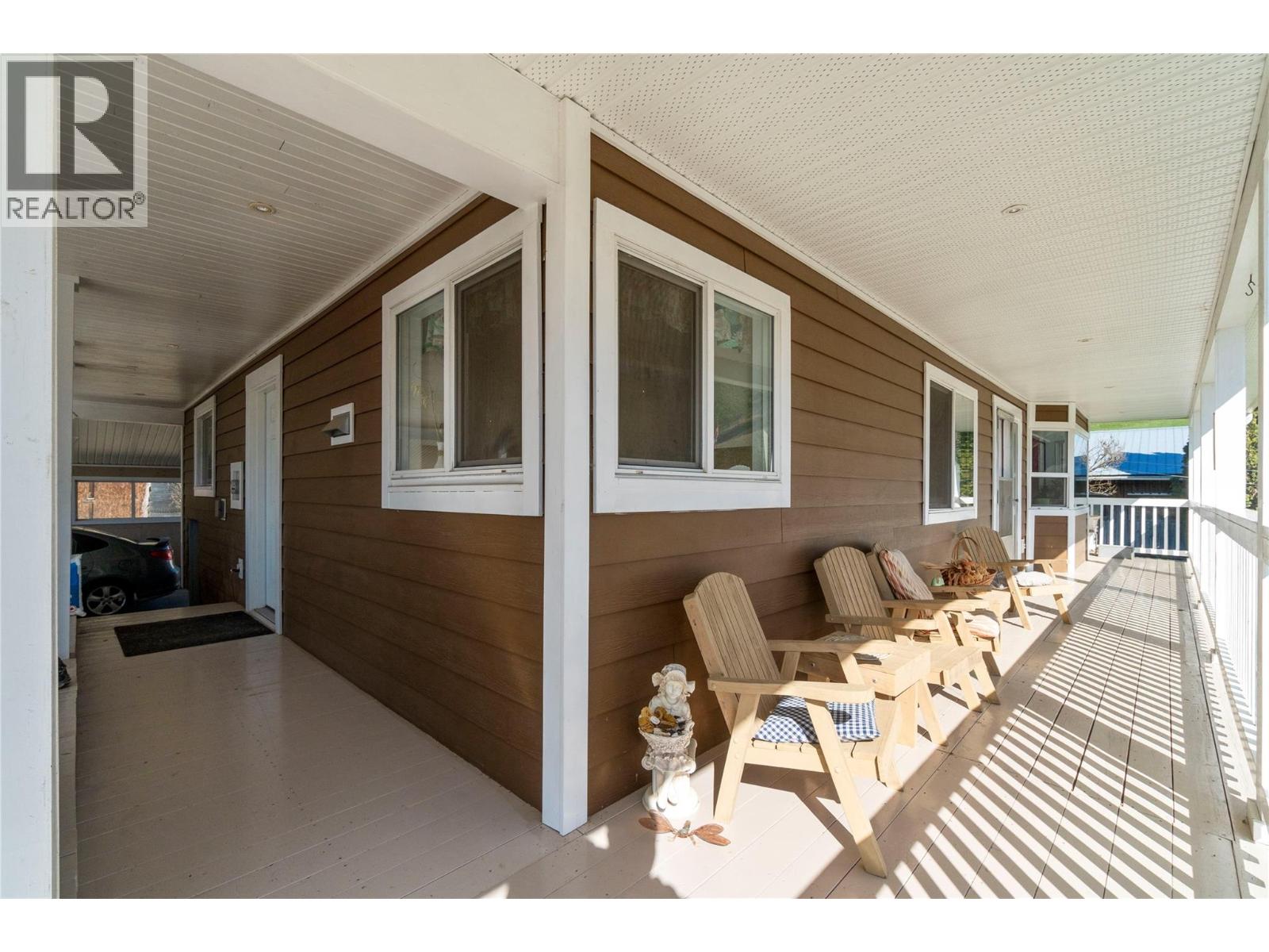 2720 Salmon River Road, Salmon Arm, British Columbia  V1E 3H8 - Photo 27 - 10379516
