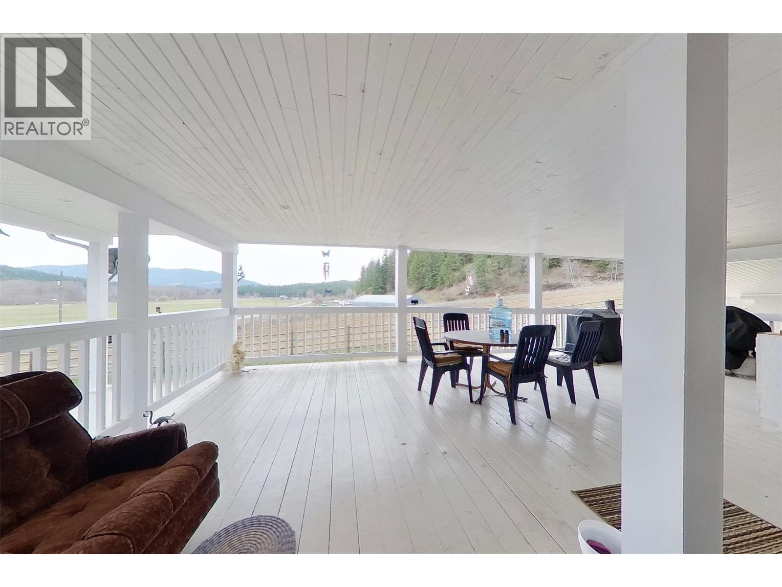 2720 Salmon River Road, Salmon Arm, British Columbia  V1E 3H8 - Photo 29 - 10379516