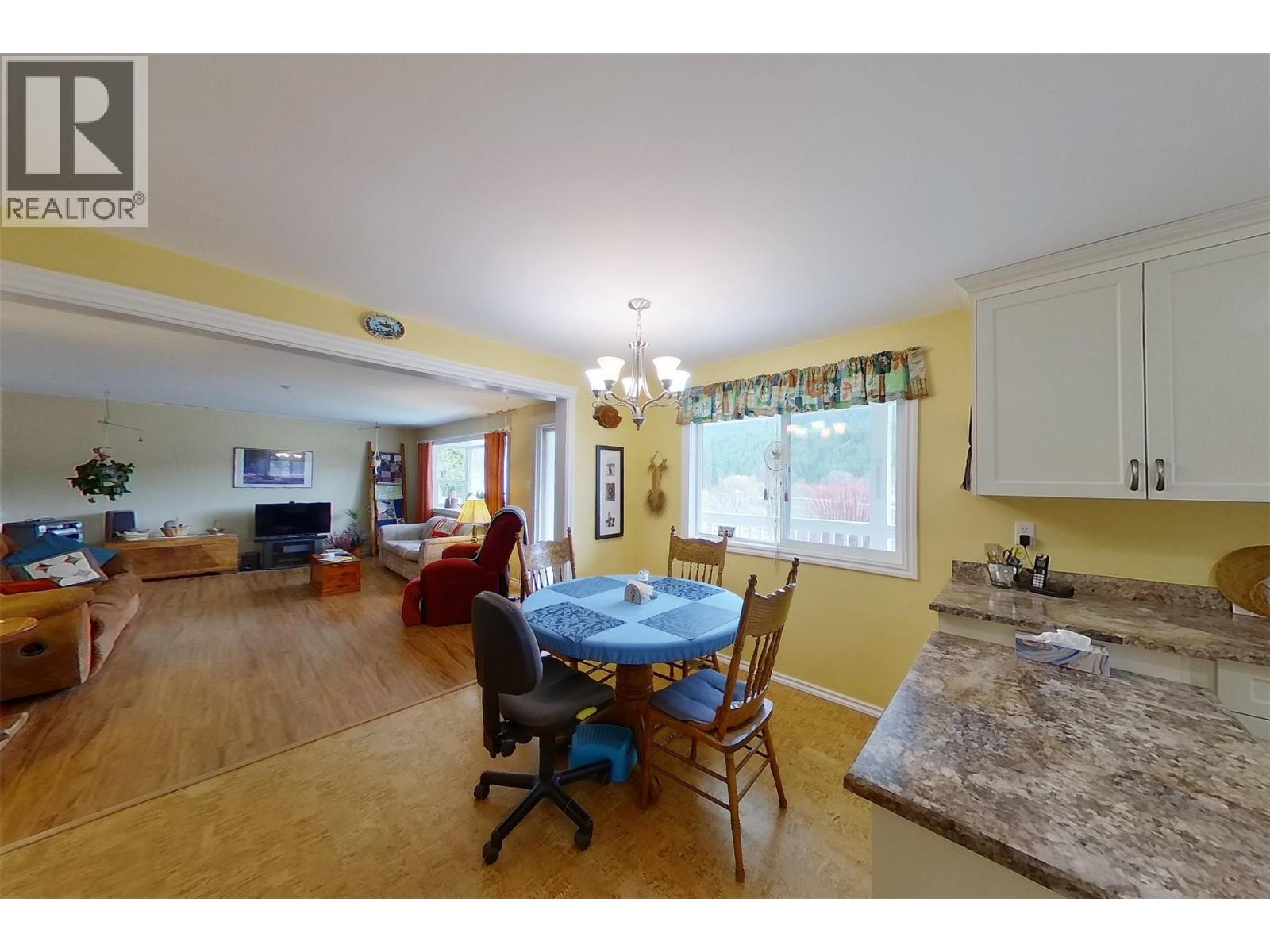 2720 Salmon River Road, Salmon Arm, British Columbia  V1E 3H8 - Photo 40 - 10379516