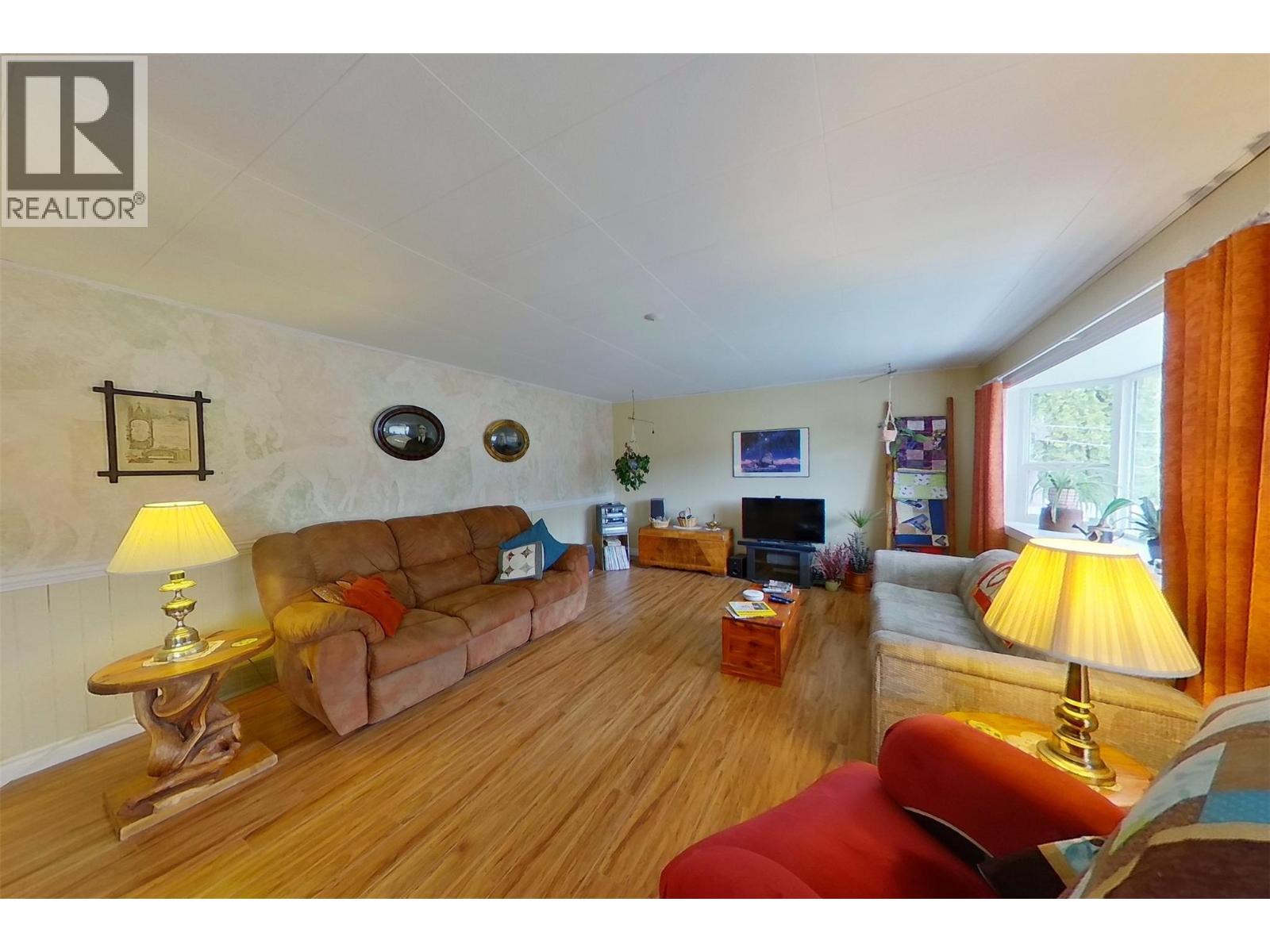 2720 Salmon River Road, Salmon Arm, British Columbia  V1E 3H8 - Photo 42 - 10379516