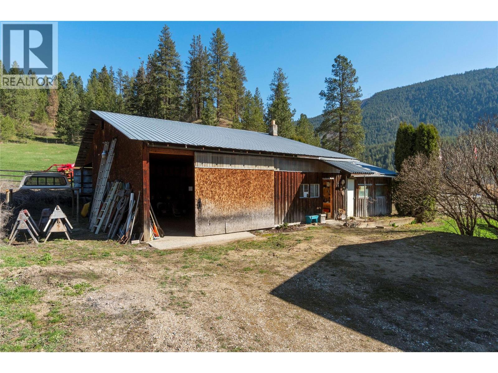 2720 Salmon River Road, Salmon Arm, British Columbia  V1E 3H8 - Photo 62 - 10379516