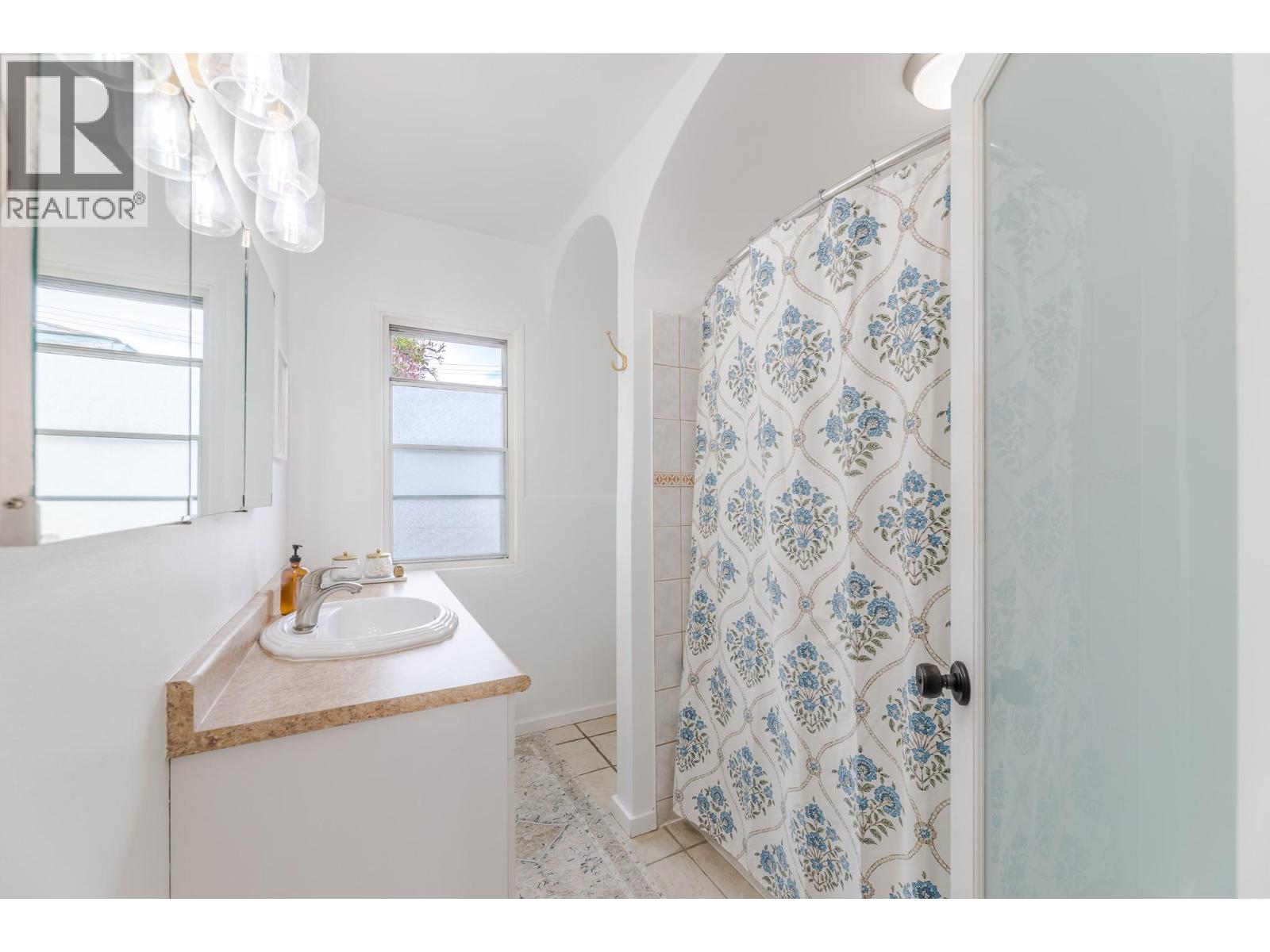 1027 Government Street, Penticton, British Columbia  V2A 4T9 - Photo 11 - 10379459