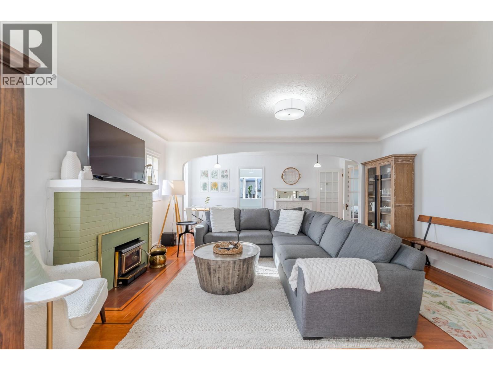 1027 Government Street, Penticton, British Columbia  V2A 4T9 - Photo 2 - 10379459