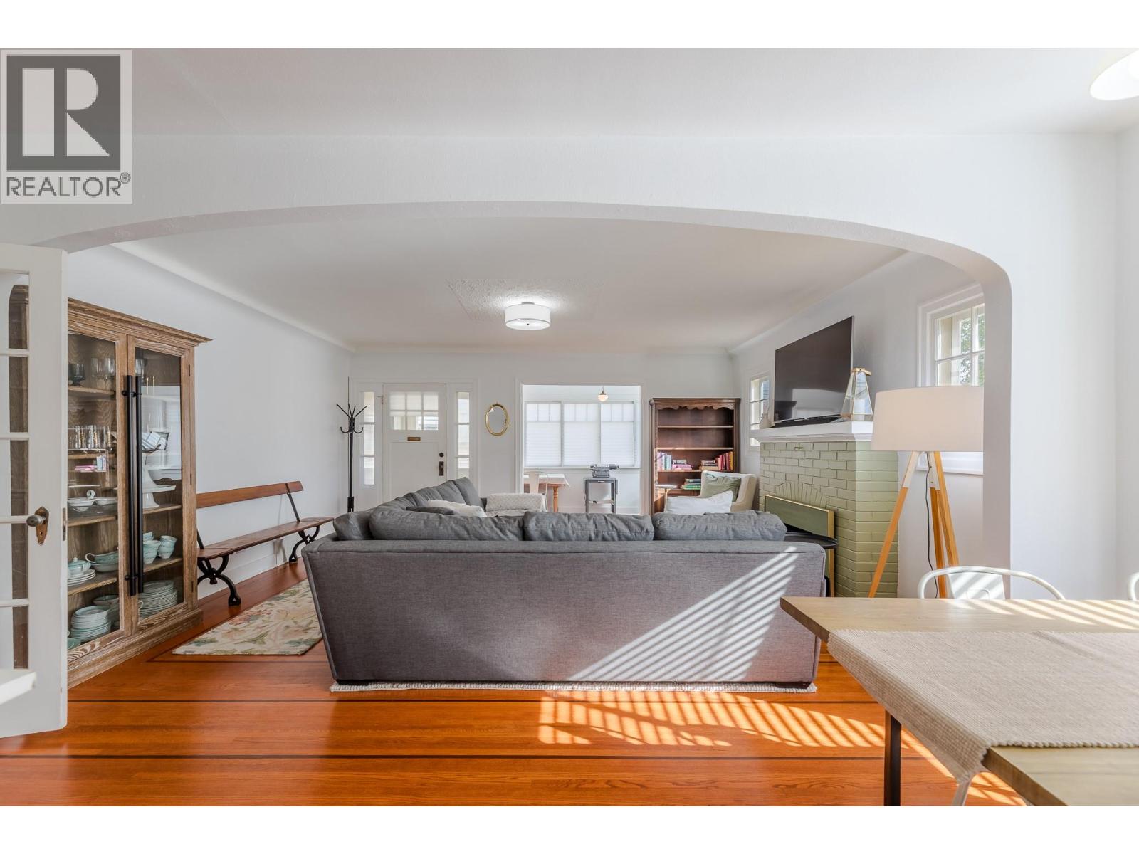 1027 Government Street, Penticton, British Columbia  V2A 4T9 - Photo 4 - 10379459