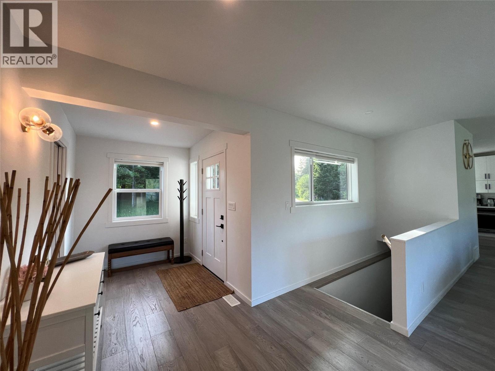 5090 50a Street Ne, Salmon Arm, British Columbia  V1E 1Y6 - Photo 18 - 10379446