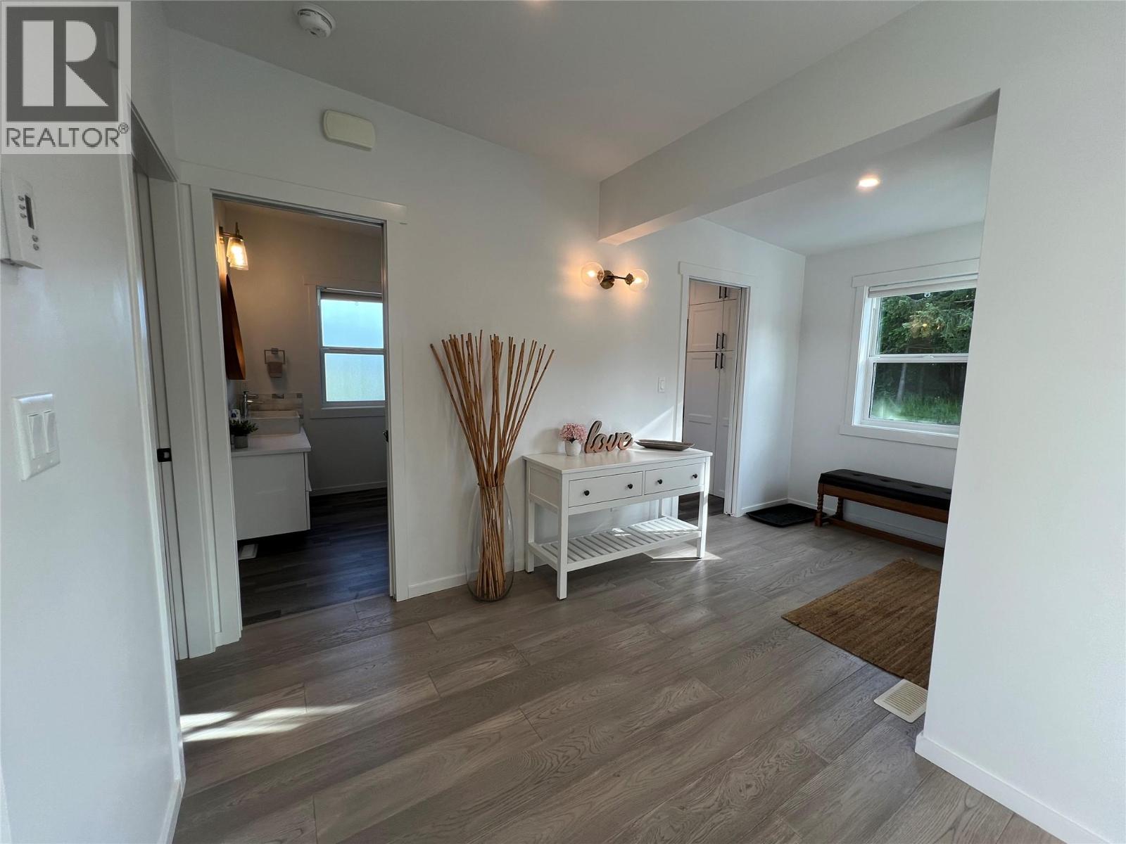 5090 50a Street Ne, Salmon Arm, British Columbia  V1E 1Y6 - Photo 19 - 10379446