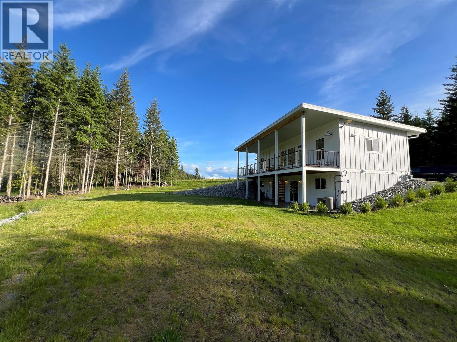 5090 50a Street Ne, Salmon Arm, British Columbia  V1E 1Y6 - Photo 2 - 10379446