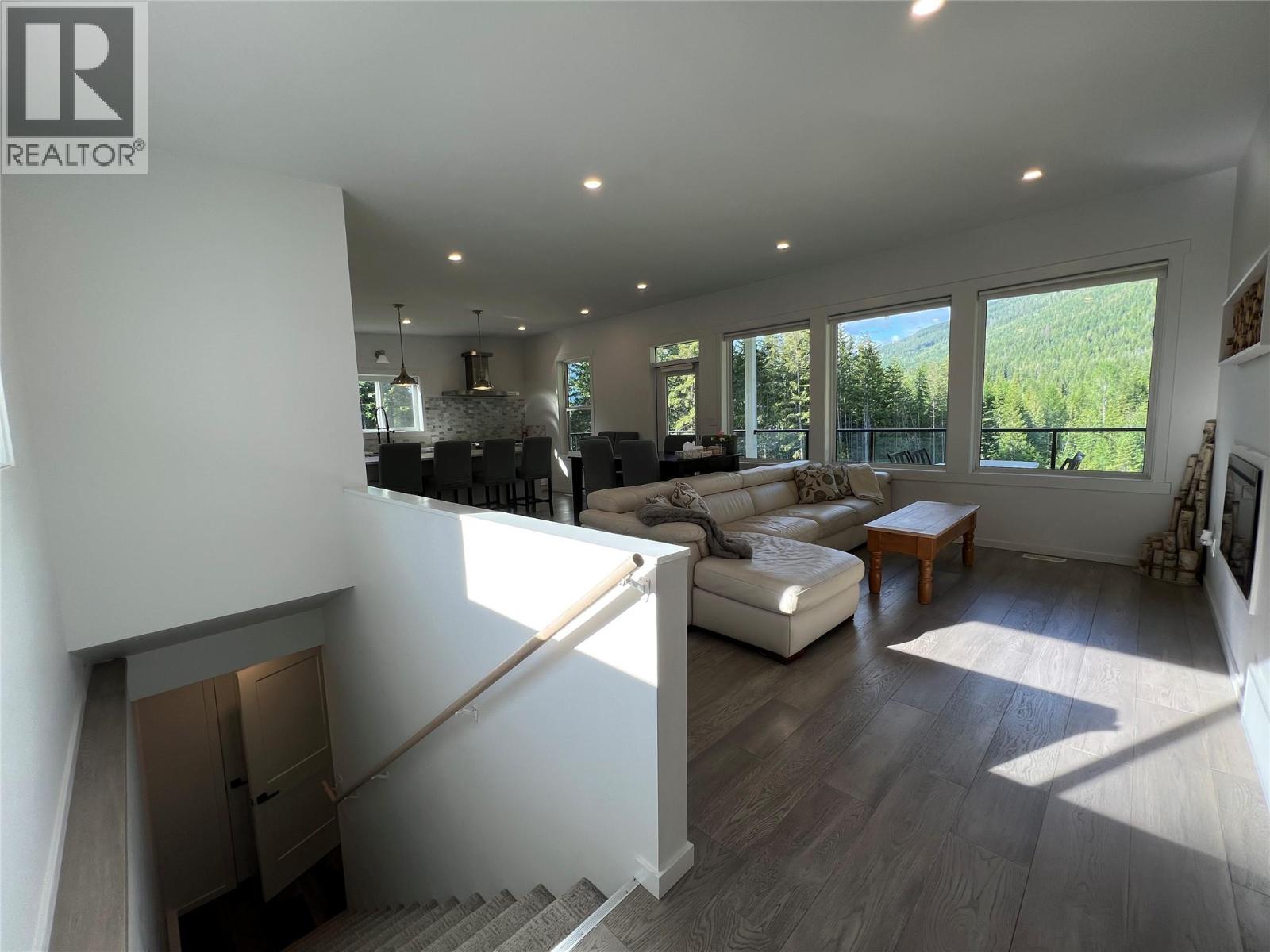 5090 50a Street Ne, Salmon Arm, British Columbia  V1E 1Y6 - Photo 20 - 10379446