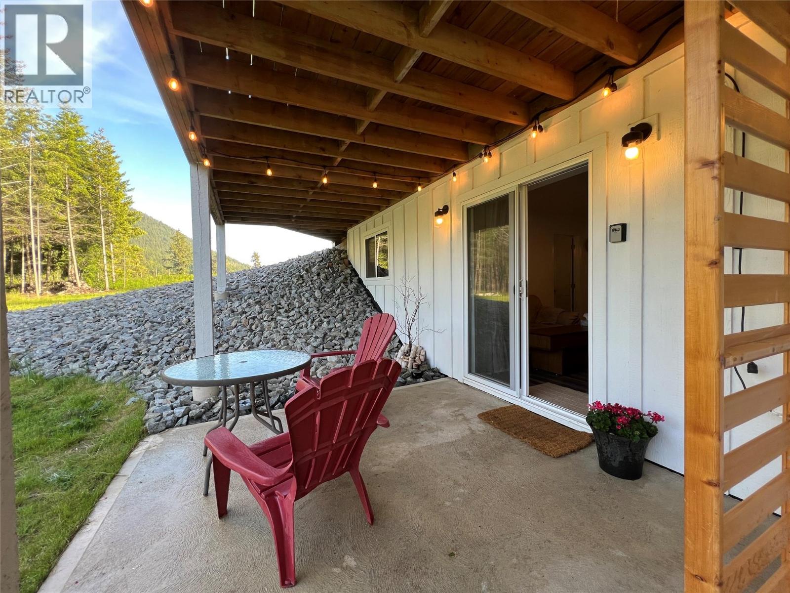 5090 50a Street Ne, Salmon Arm, British Columbia  V1E 1Y6 - Photo 41 - 10379446