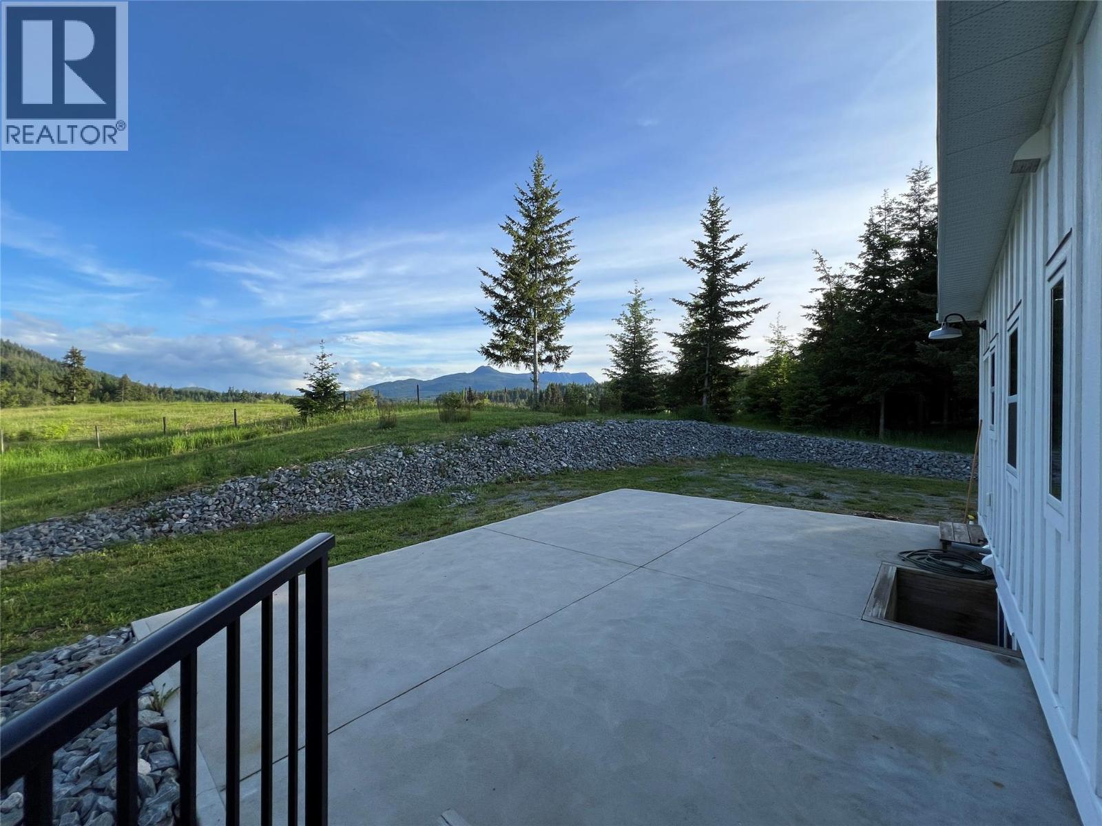 5090 50a Street Ne, Salmon Arm, British Columbia  V1E 1Y6 - Photo 46 - 10379446