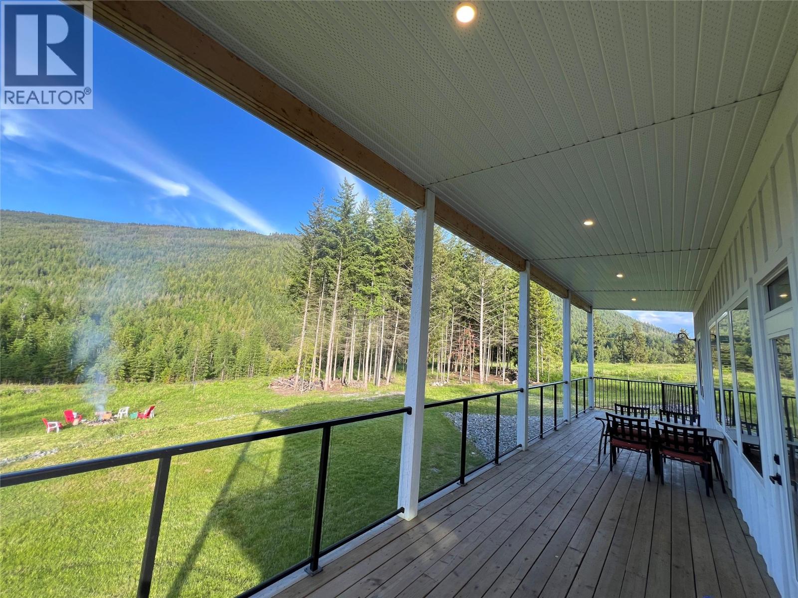 5090 50a Street Ne, Salmon Arm, British Columbia  V1E 1Y6 - Photo 48 - 10379446
