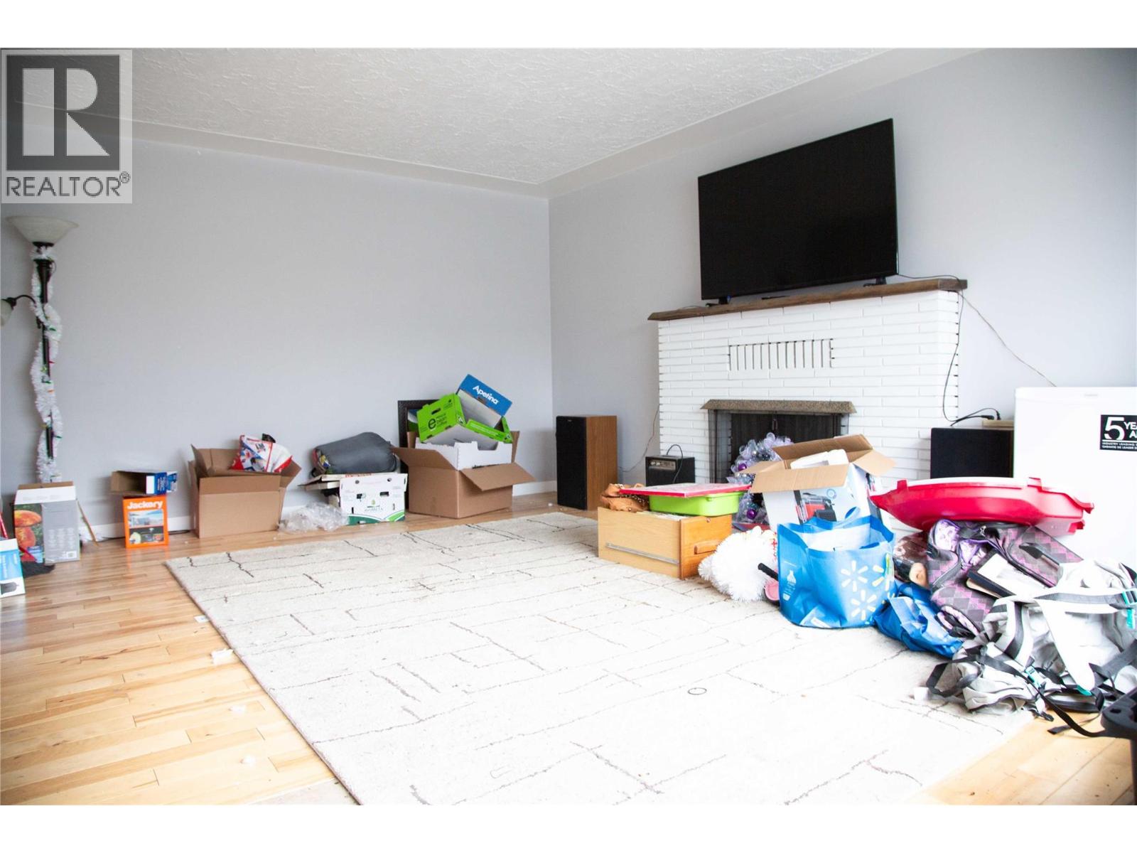 514 Edna Avenue, Penticton, British Columbia  V2A 2M2 - Photo 3 - 10379392