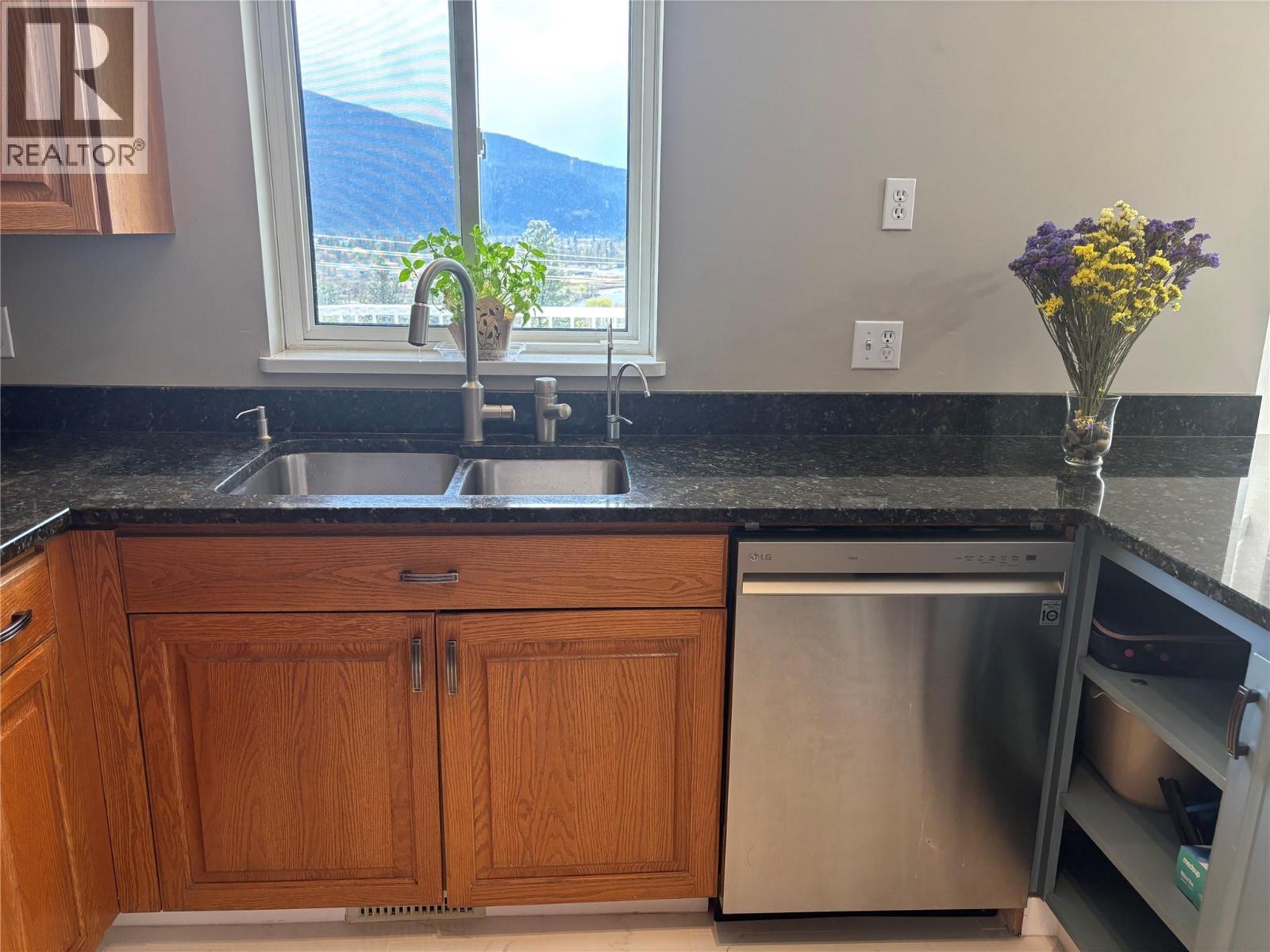 7415 Valley Heights Drive, Grand Forks, British Columbia  V0H 1H0 - Photo 5 - 10378809